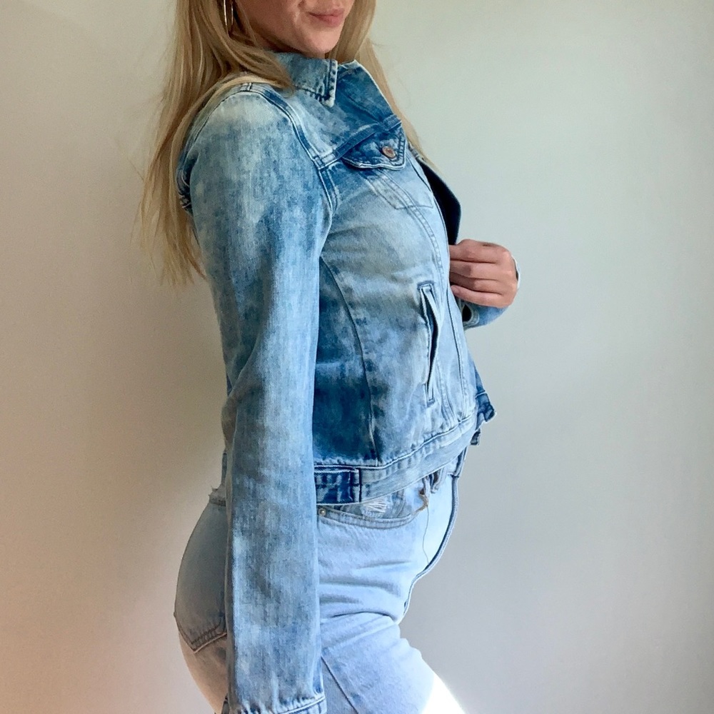 Forever 21 Ombré wash jean jacket - Picture 4 of 10